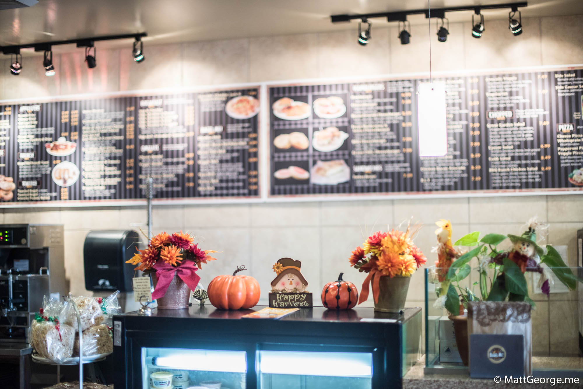 Bagel Me counter space interior
