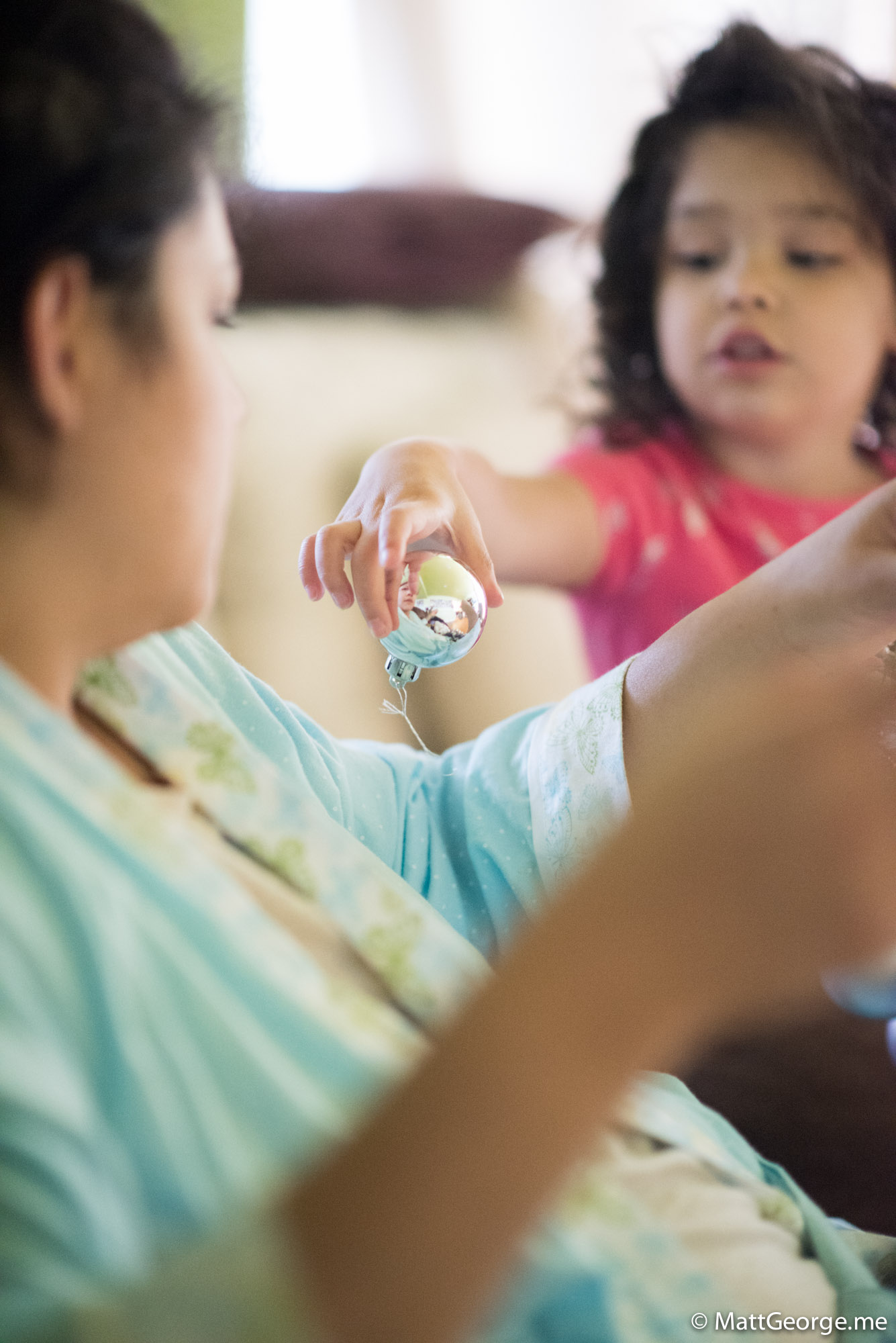 Bella Giving Mom and Silver Ornament